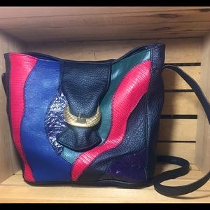 Vintage medium sized shoulder bag